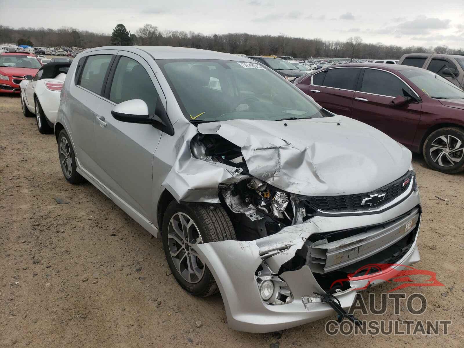 CHEVROLET SONIC 2018 - 1G1JD6SH0J4123279