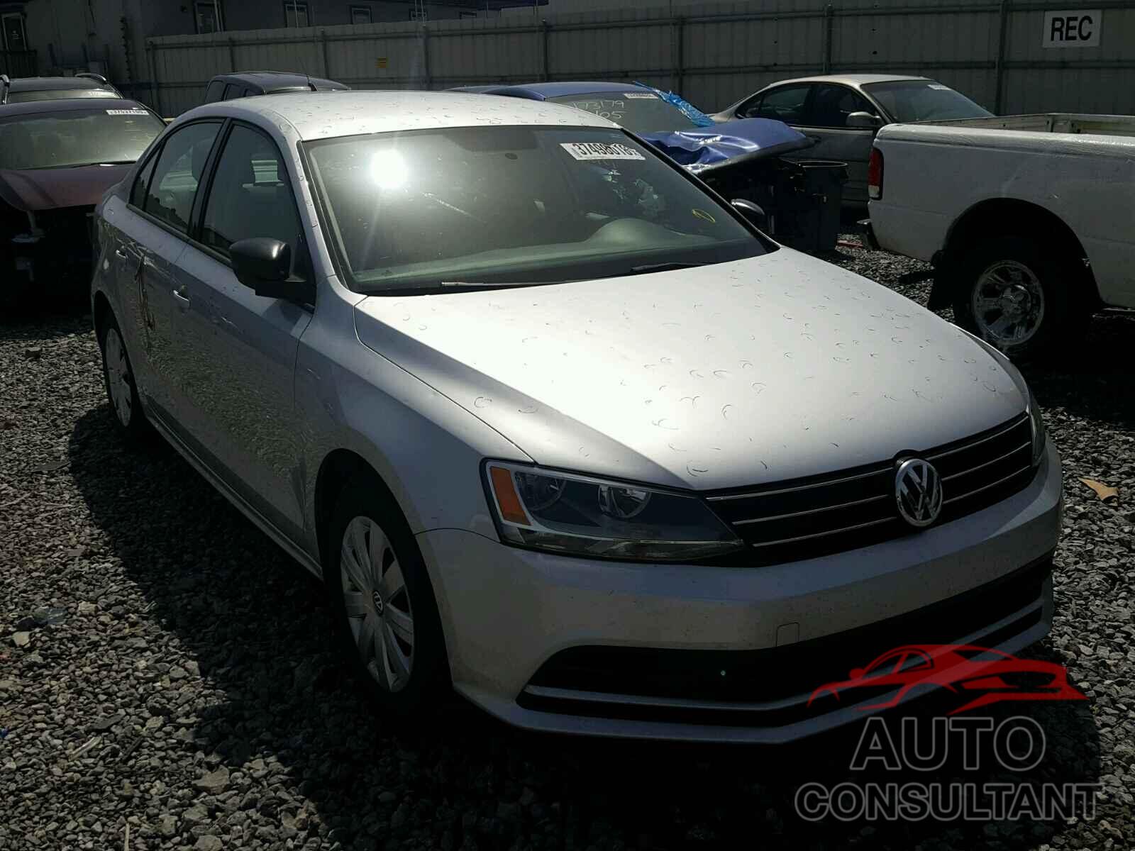 VOLKSWAGEN JETTA 2015 - 3VW2K7AJXFM279785