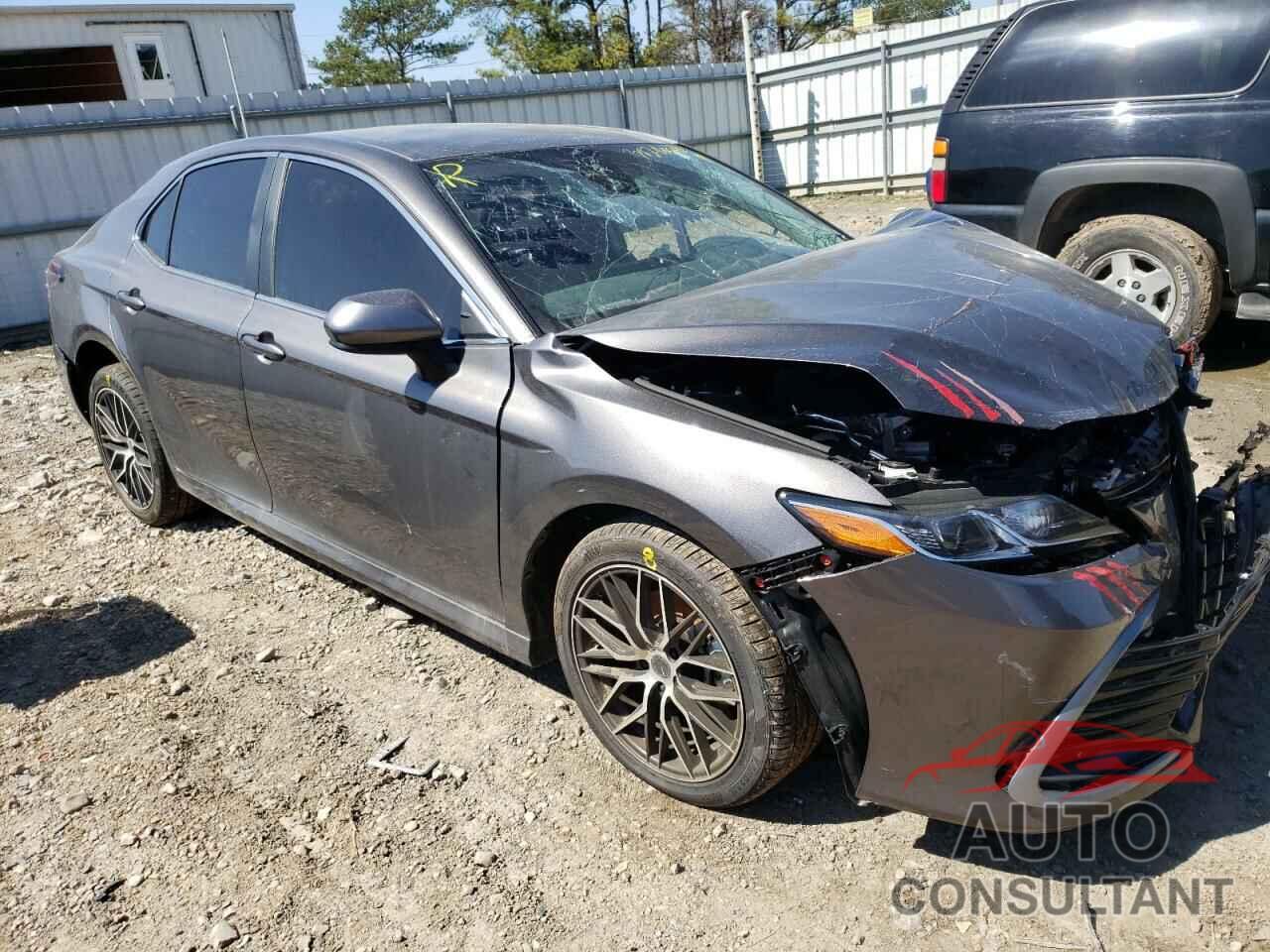 TOYOTA CAMRY 2021 - 4T1C11AK4MU575602