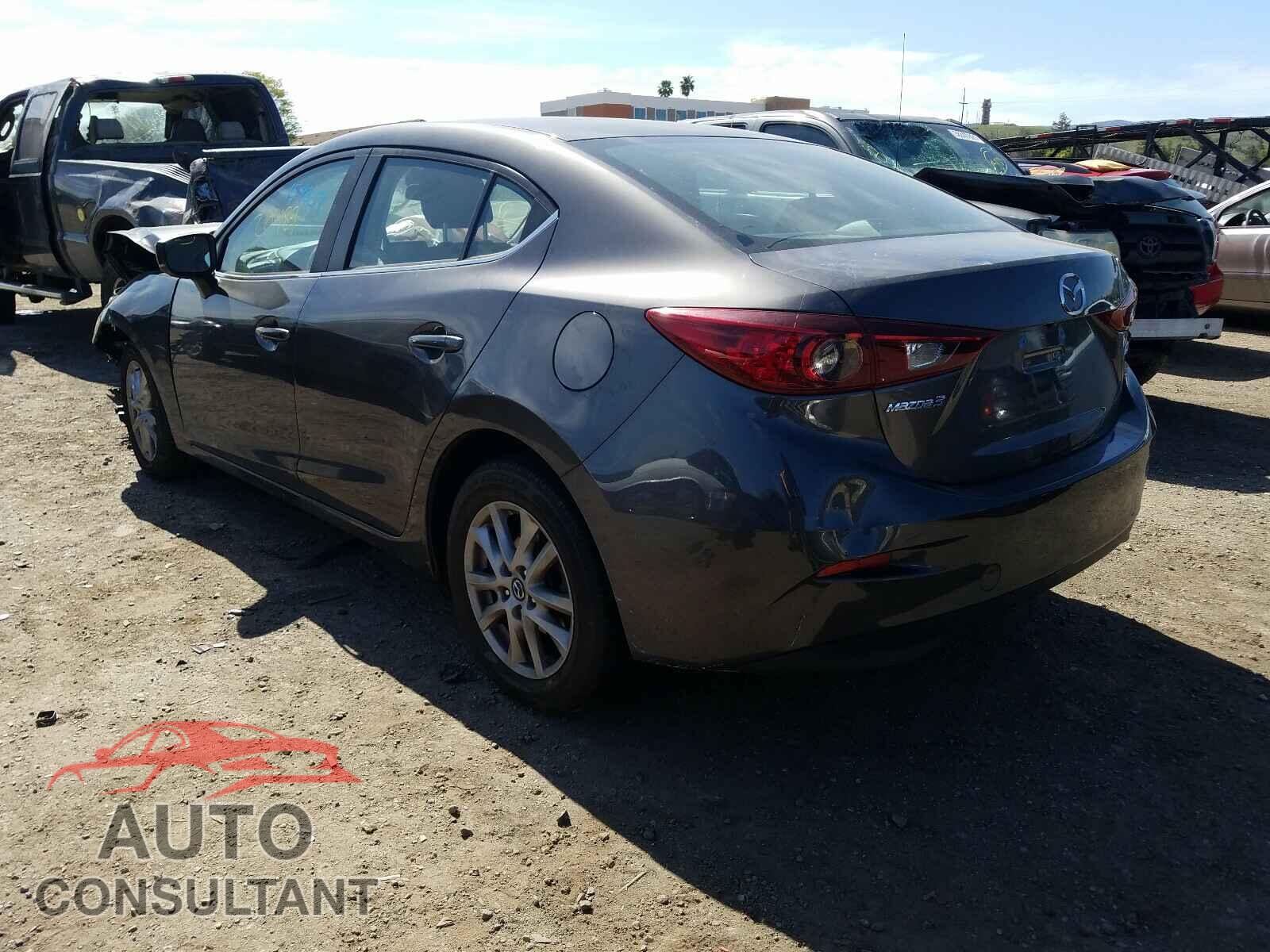 MAZDA 3 2018 - 3MZBN1U79JM160588