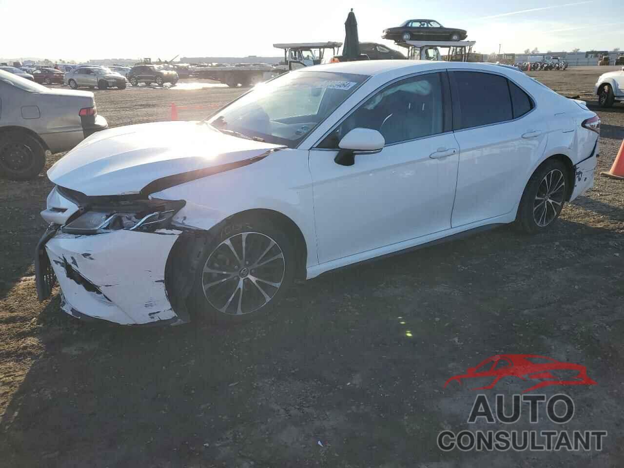 TOYOTA CAMRY 2018 - 4T1B11HKXJU573866