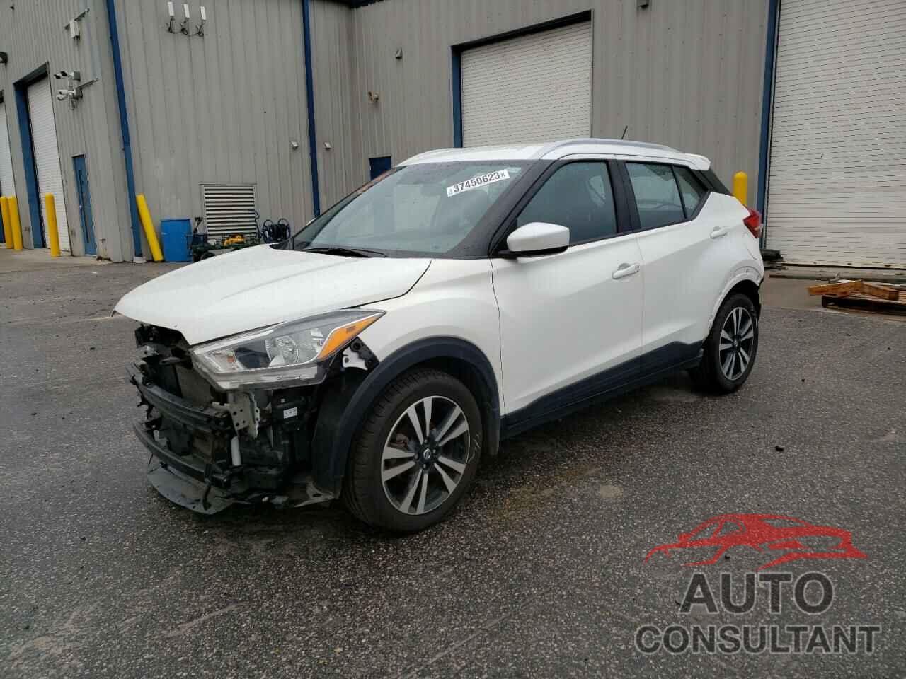 NISSAN KICKS 2018 - 3N1CP5CU4JL535229