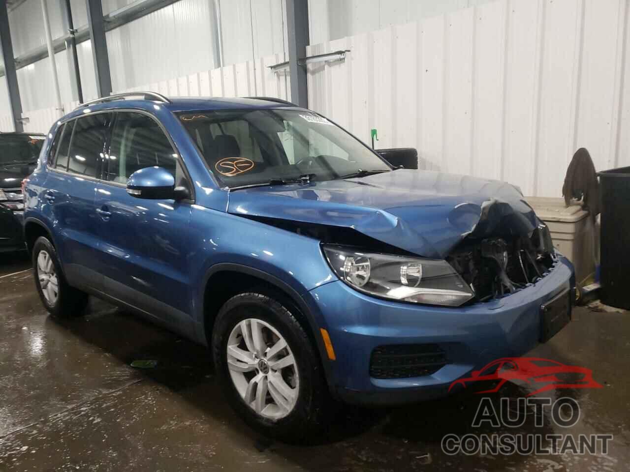 VOLKSWAGEN TIGUAN 2017 - WVGBV7AX4HW512945