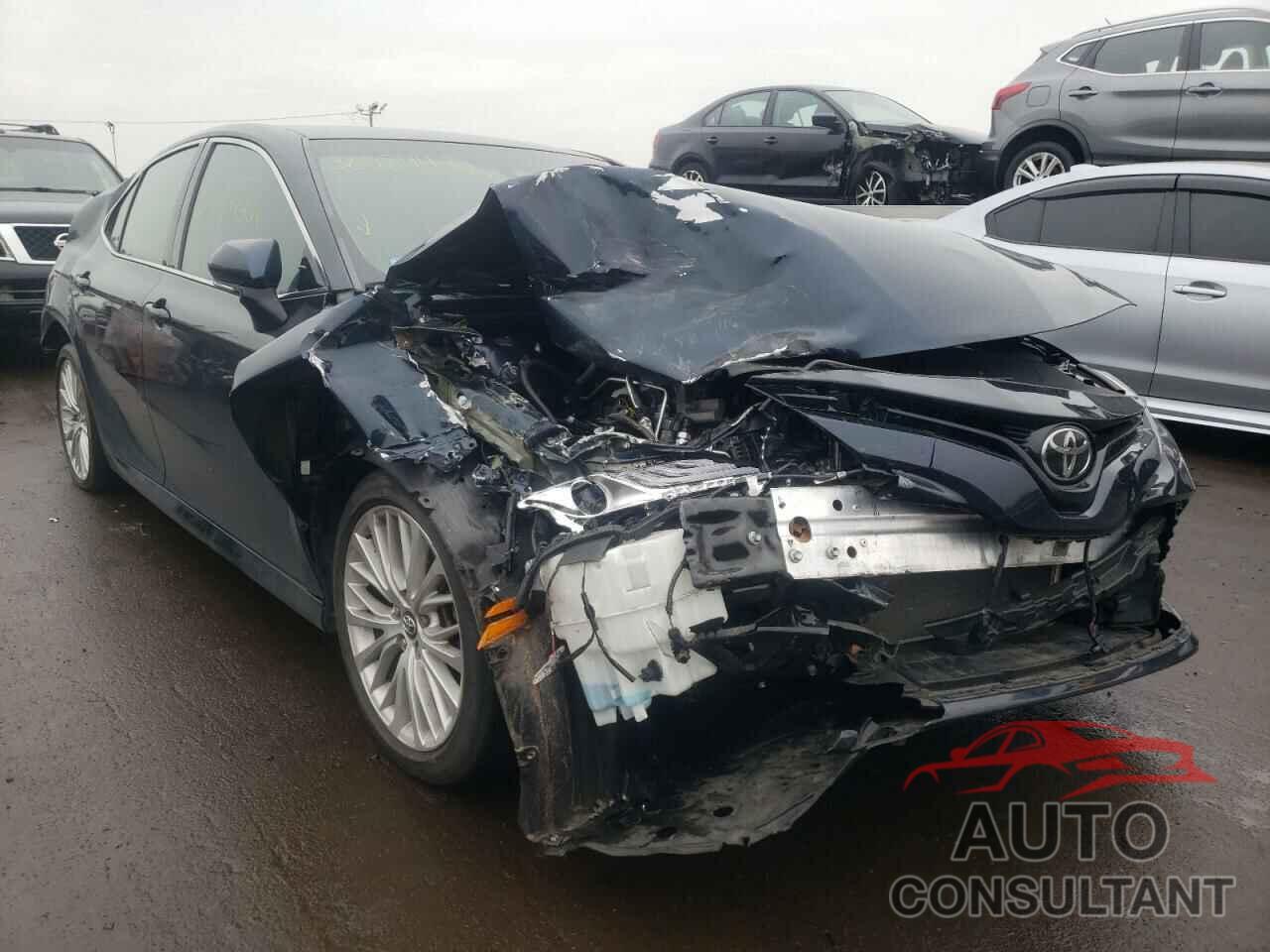 TOYOTA CAMRY 2018 - 4T1B11HK4JU541723