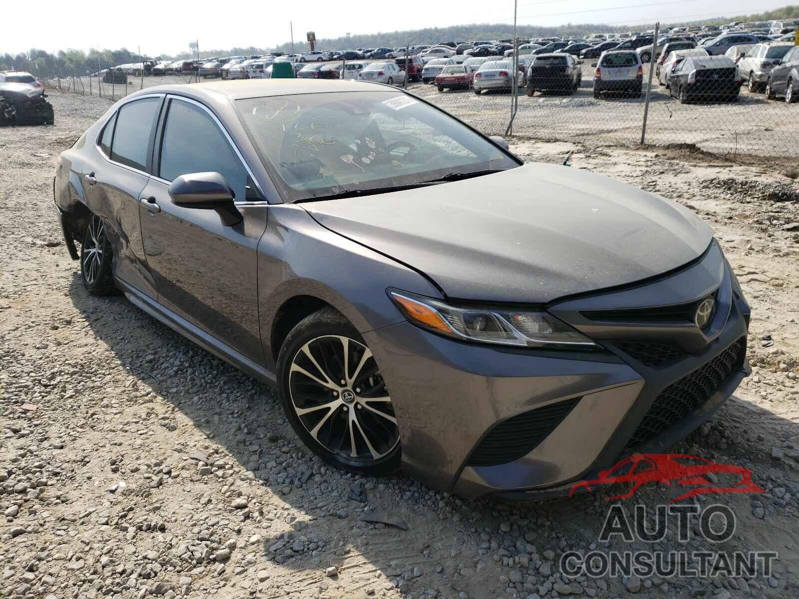 TOYOTA CAMRY 2018 - 4T1B11HK2JU090789