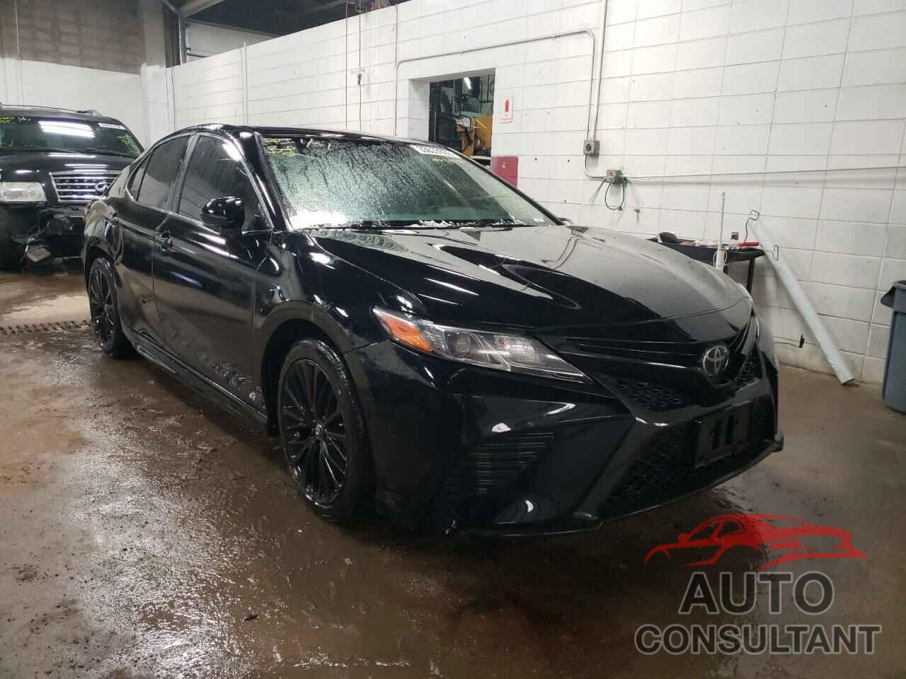 TOYOTA CAMRY 2018 - 4T1B11HK0JU656612