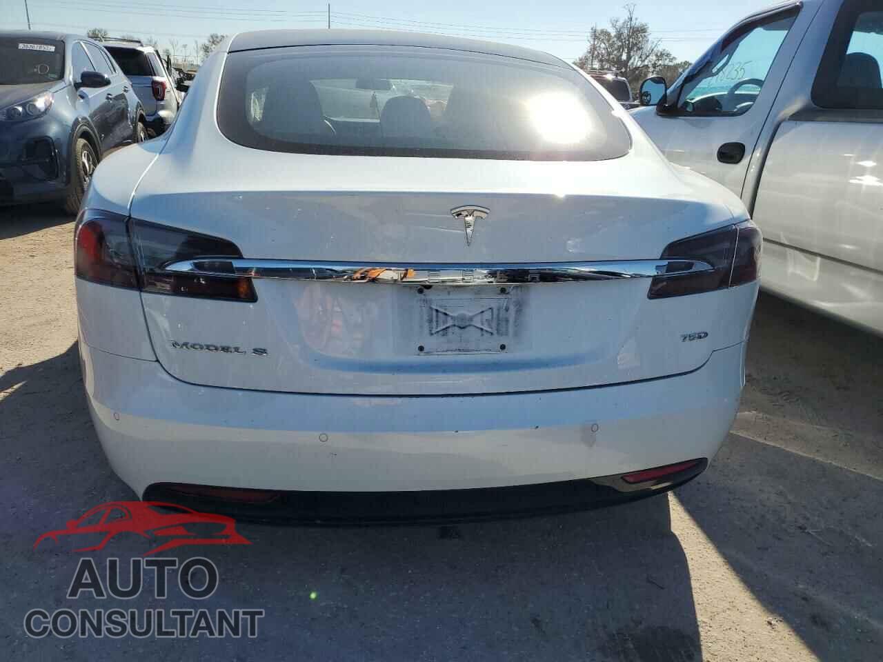 TESLA MODEL S 2018 - 5YJSA1E27JF275941