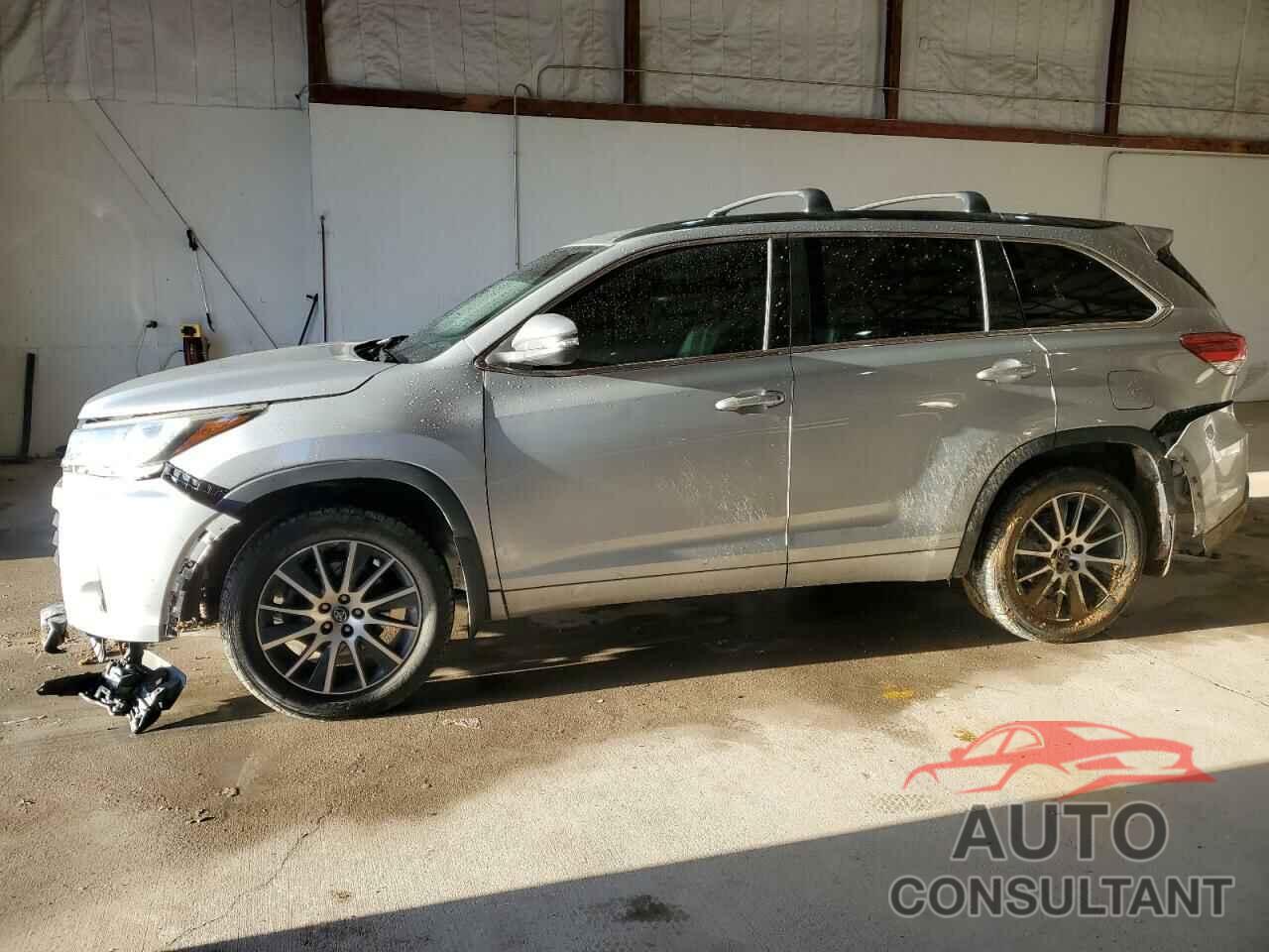 TOYOTA HIGHLANDER 2018 - 5TDJZRFH3JS866351