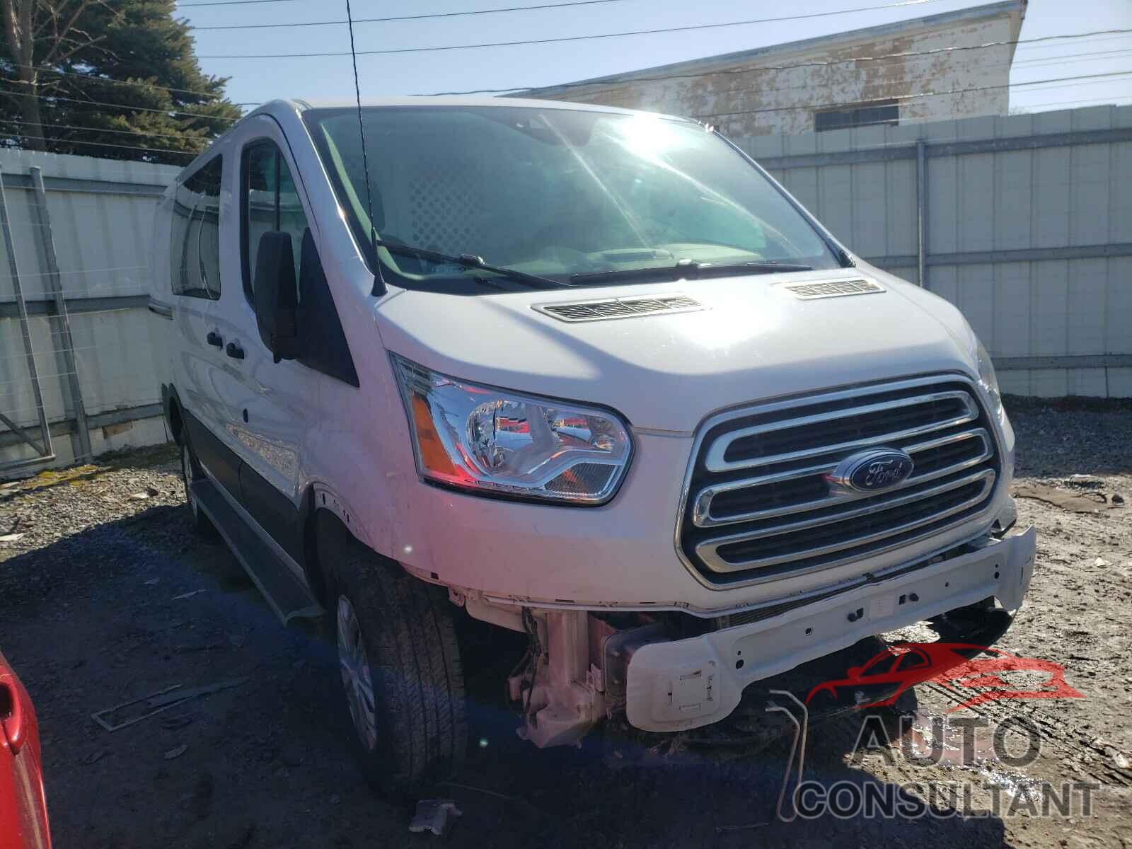 FORD TRANSIT CO 2019 - 1FTYR1YM8KKA42137