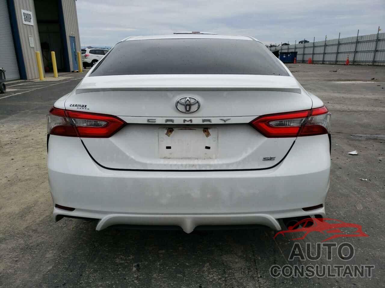 TOYOTA CAMRY 2018 - 4T1B11HK0JU603991