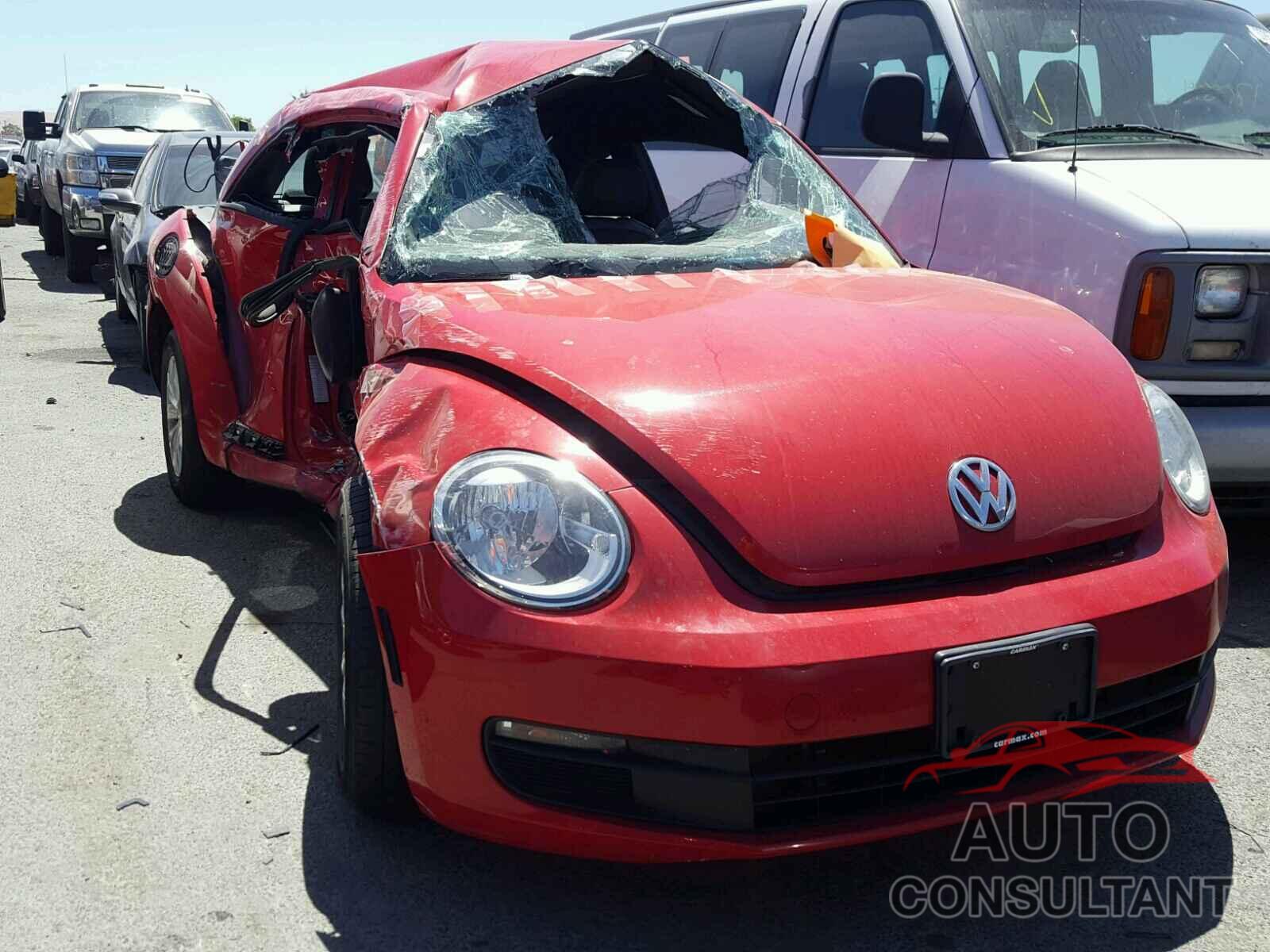 VOLKSWAGEN BEETLE 2015 - 3VWF17AT8FM643692