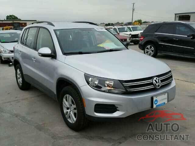 VOLKSWAGEN TIGUAN 2015 - WVGAV7AX9FW595619