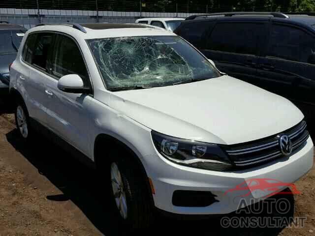 VOLKSWAGEN TIGUAN 2017 - WVGSV7AX0HW513123