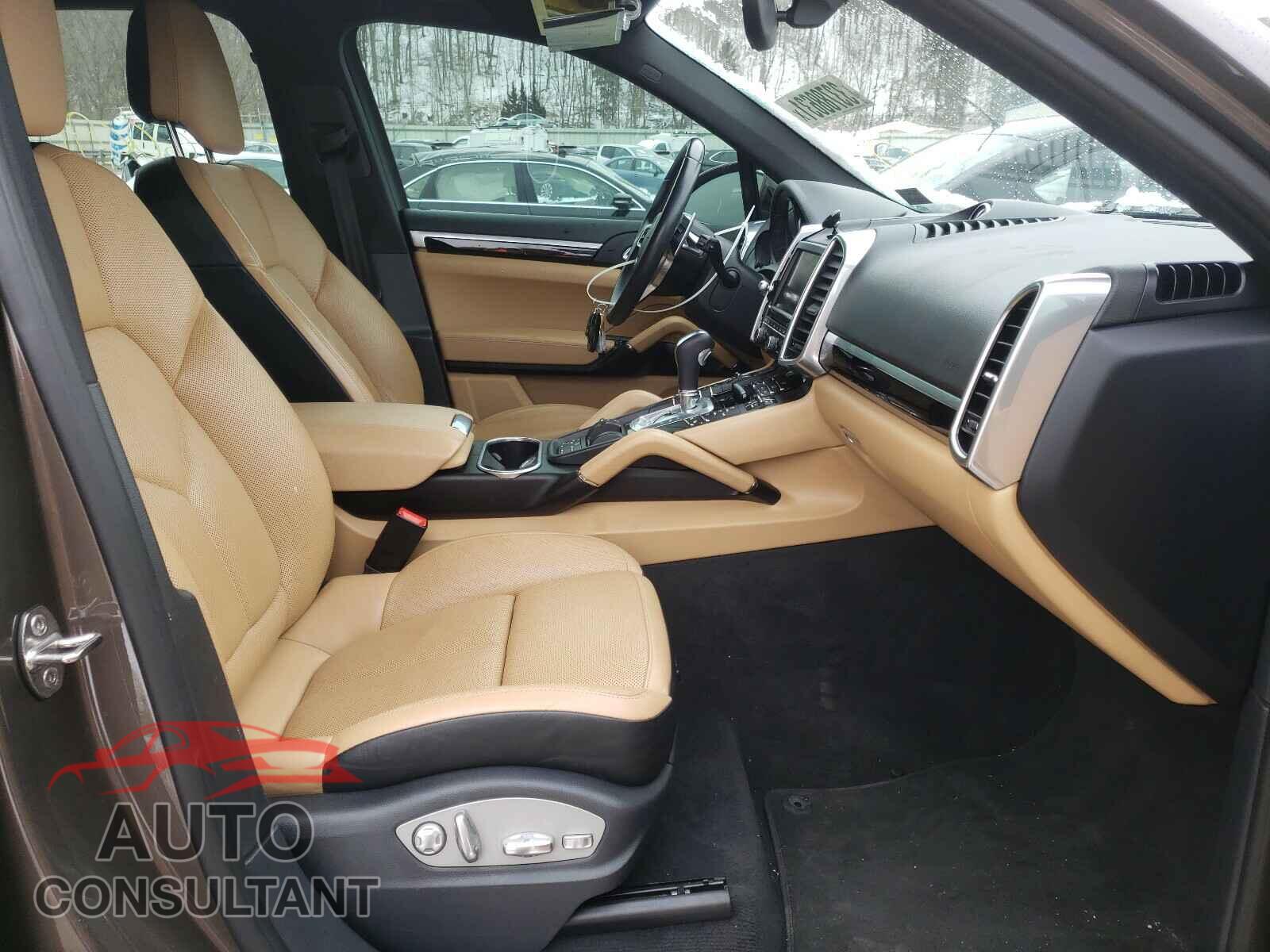 PORSCHE CAYENNE 2016 - WP1AA2A20GLA03887