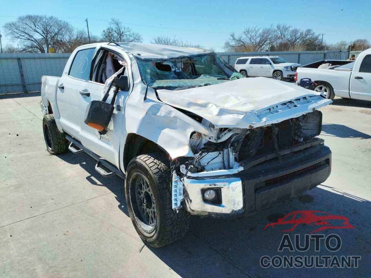 TOYOTA TUNDRA 2018 - 5TFDW5F19JX774995