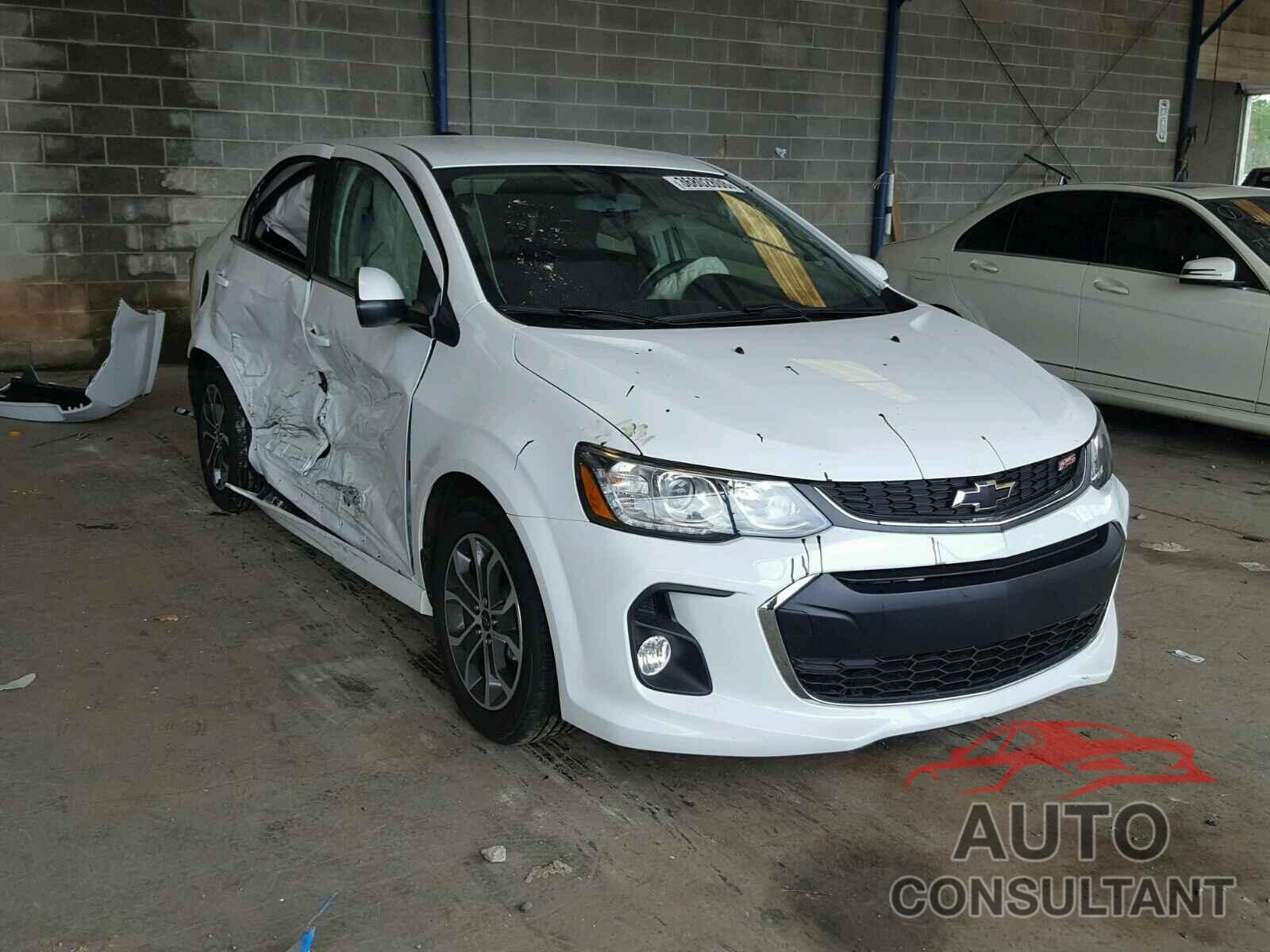 CHEVROLET SONIC 2018 - 1G1JD5SH8J4118115