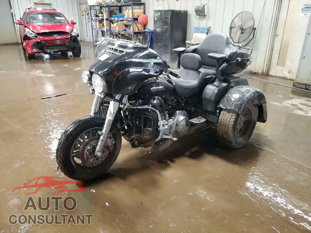 HARLEY-DAVIDSON FL 2014 - 1HD1MAL16EB855881
