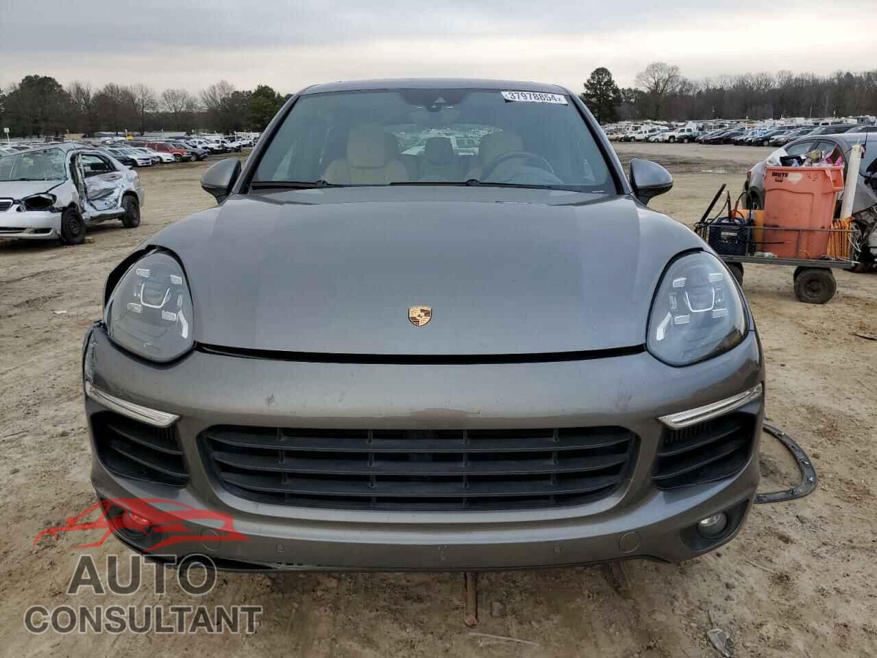 PORSCHE CAYENNE 2016 - WP1AB2A2XGLA95636