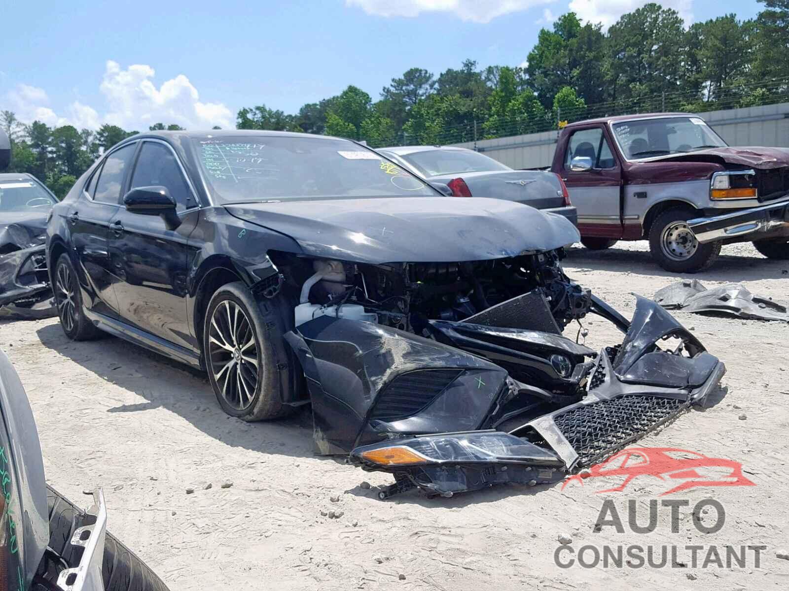 TOYOTA CAMRY 2018 - 4T1B11HK2JU525830