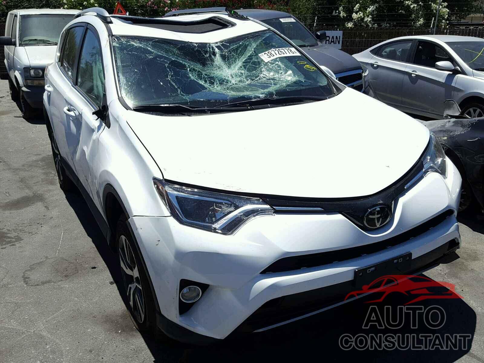 TOYOTA RAV4 XLE 2018 - 2T3RFREV0JW706347