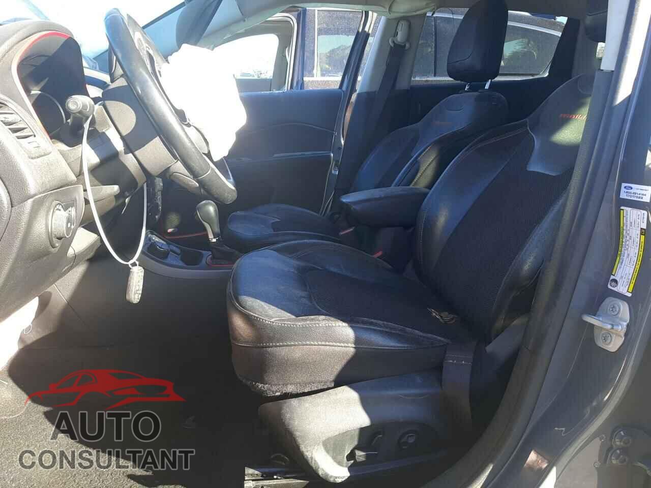 JEEP COMPASS 2019 - 3C4NJDDB5KT703735