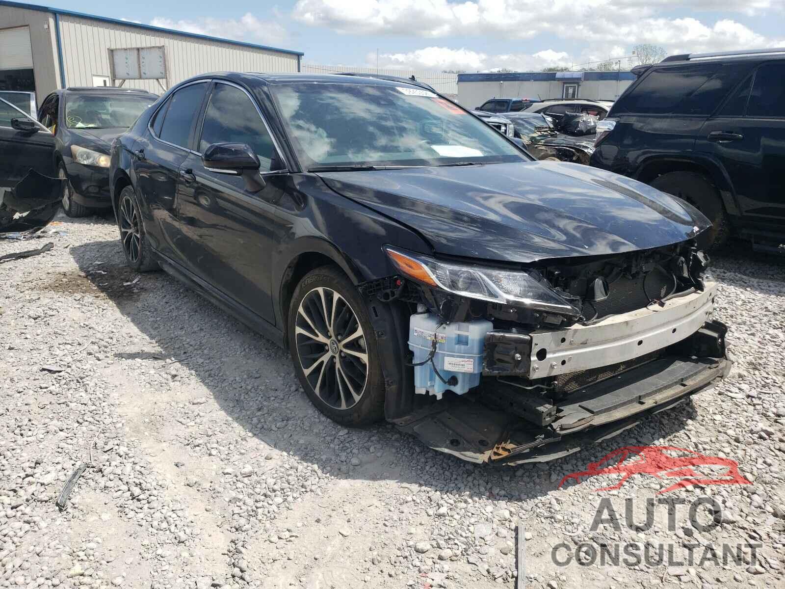 TOYOTA CAMRY 2018 - 4T1B11HK6JU033639
