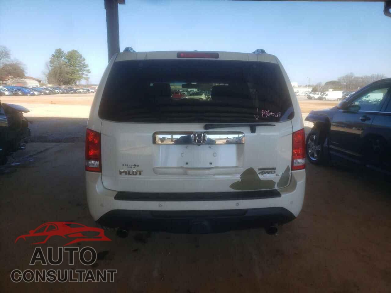HONDA PILOT 2015 - 5FNYF4H93FB047531