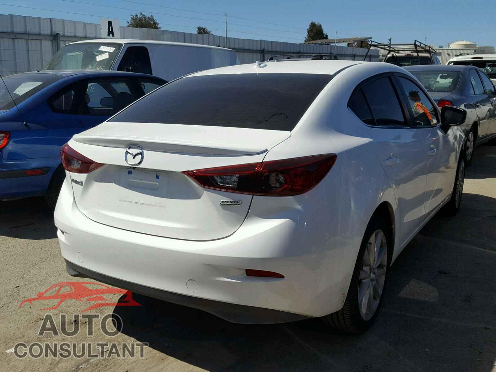 MAZDA 3 2017 - 3MZBN1V78HM123069
