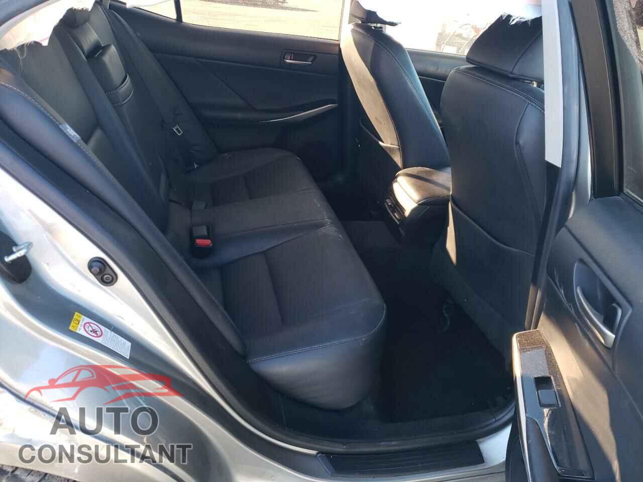 LEXUS IS 2017 - JTHBA1D22H5051259
