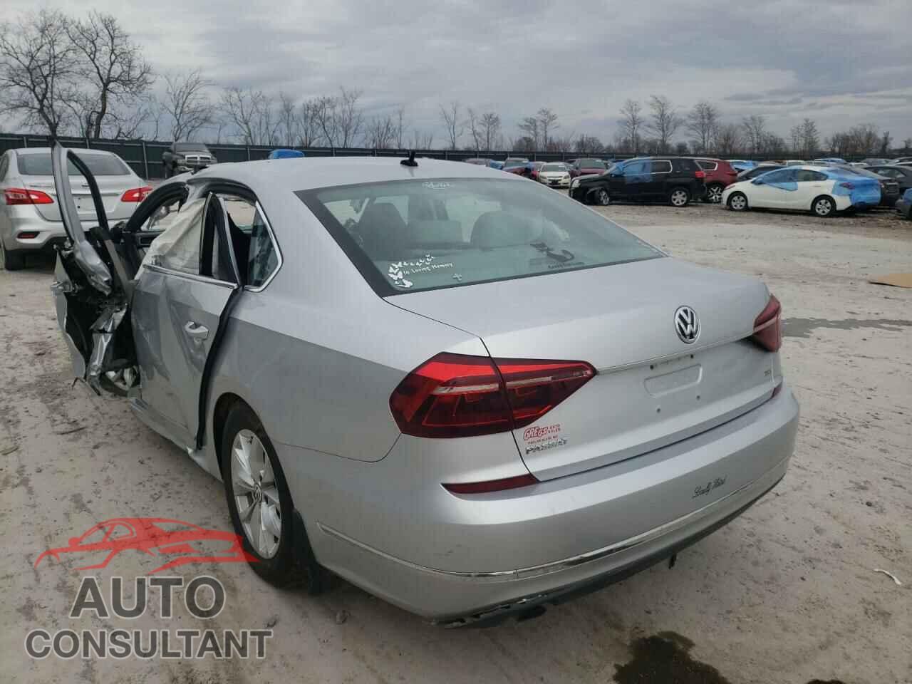 VOLKSWAGEN PASSAT 2017 - 1VWAT7A39HC025743