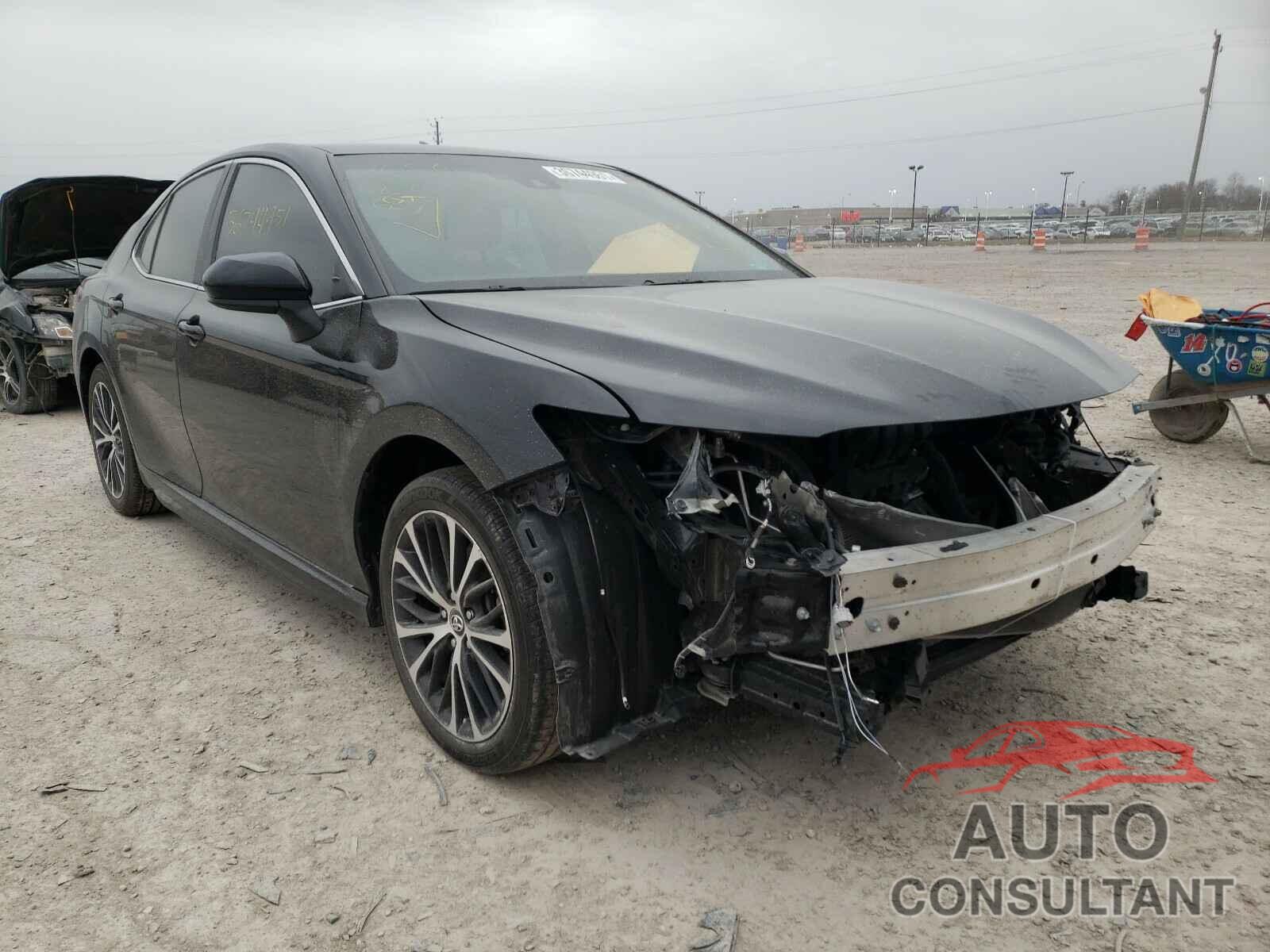 TOYOTA CAMRY 2018 - 4T1B11HKXJU571728