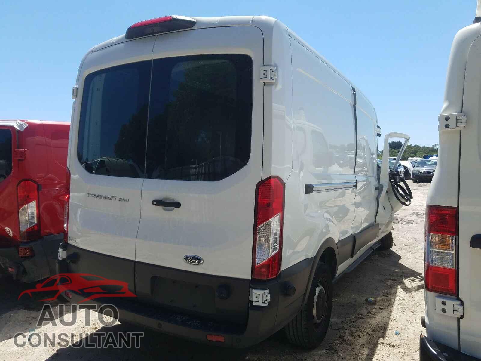 FORD TRANSIT CO 2018 - 1FTYR2CM2JKB40043