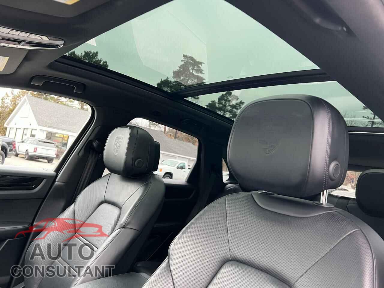 PORSCHE CAYENNE 2019 - WP1AA2AY9KDA13468