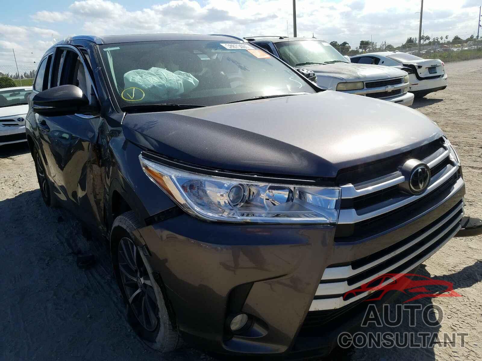 TOYOTA HIGHLANDER 2019 - 5TDKZRFH0KS334786