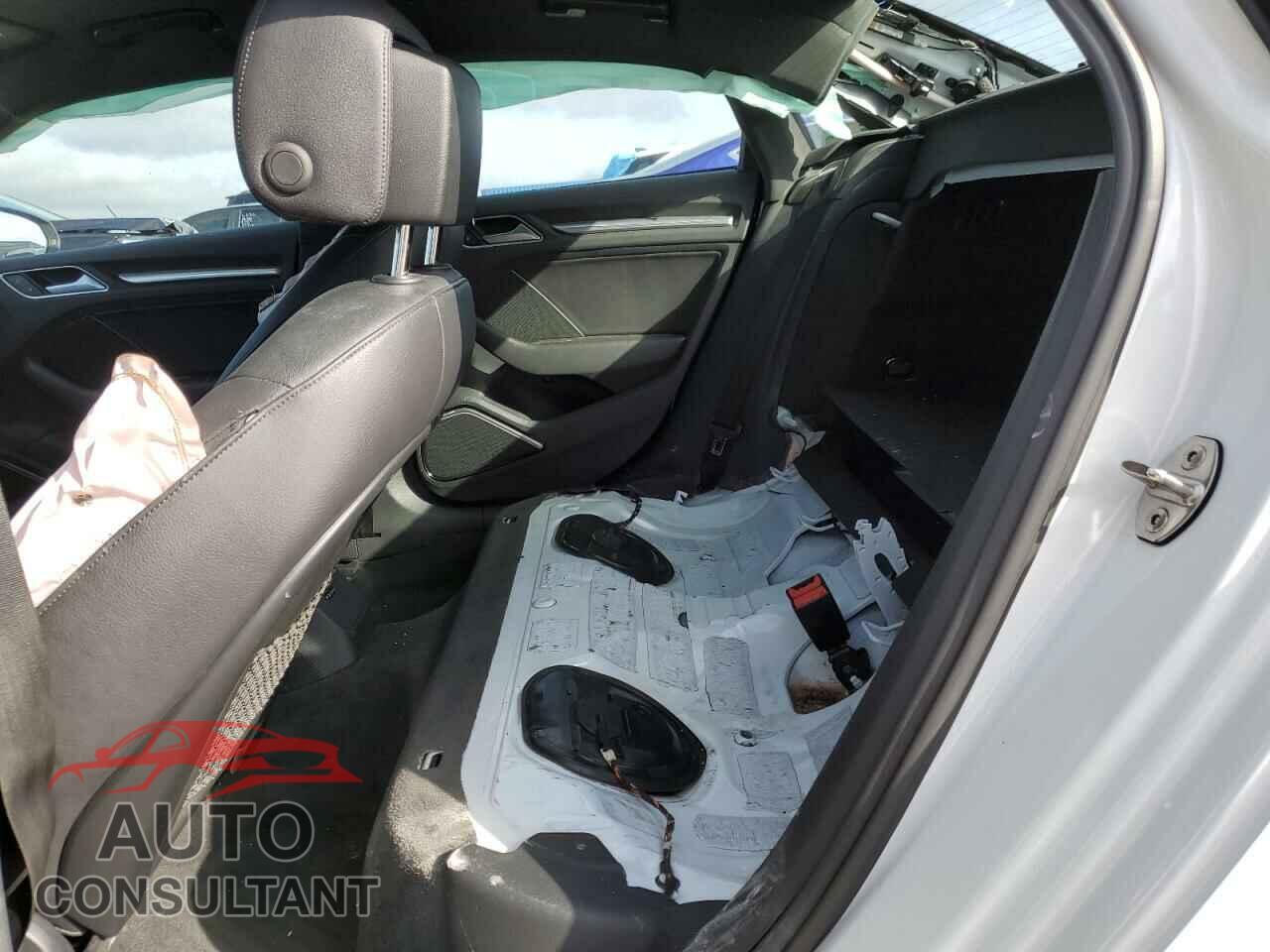 AUDI A3 2017 - WAUJ8GFF5H1032799