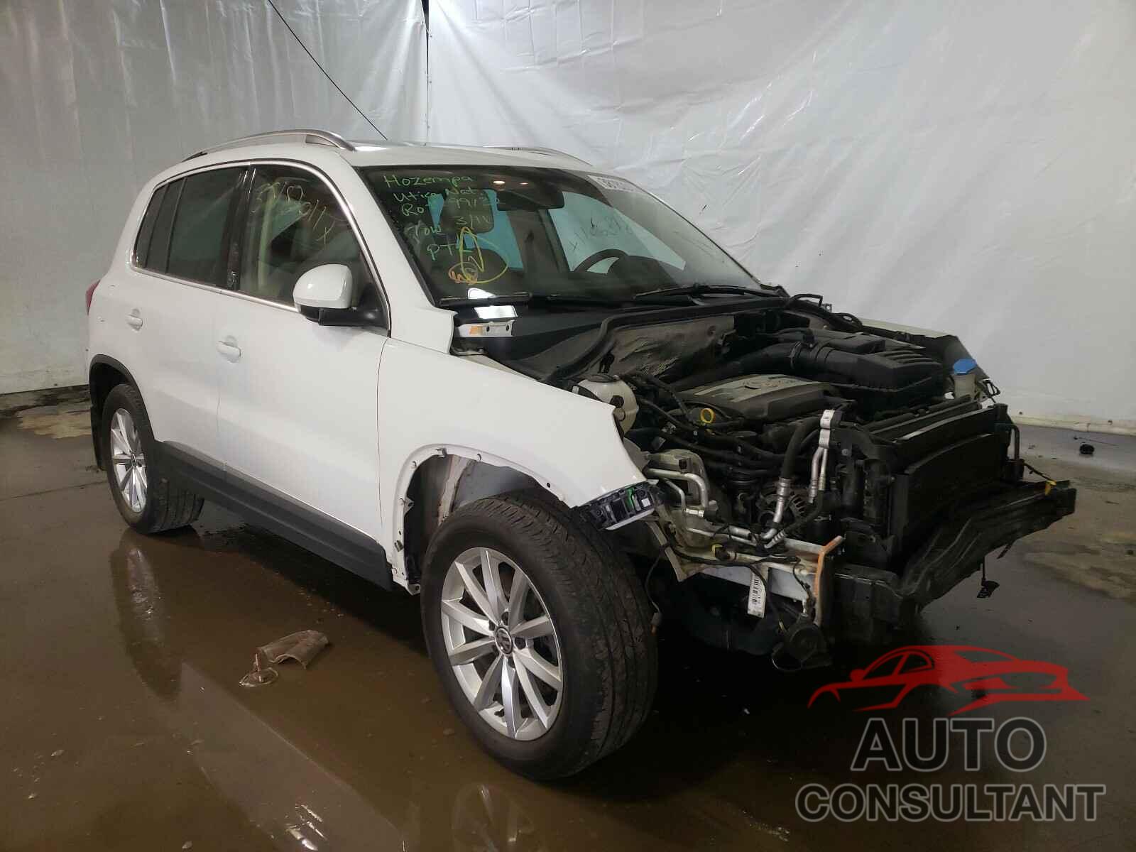VOLKSWAGEN TIGUAN 2017 - WVGSV7AX1HK018226
