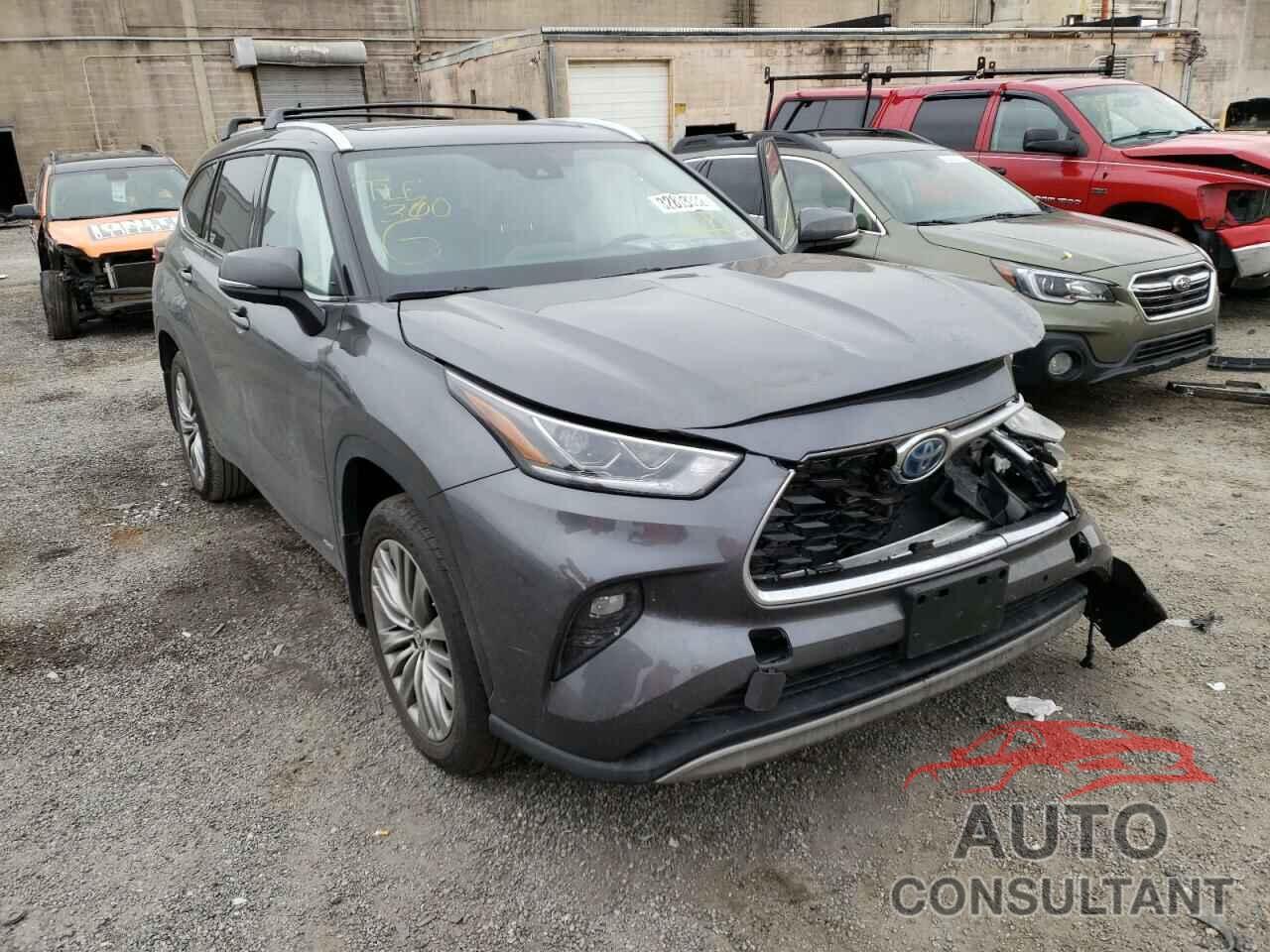 TOYOTA HIGHLANDER 2022 - 5TDEBRCHXNS075556
