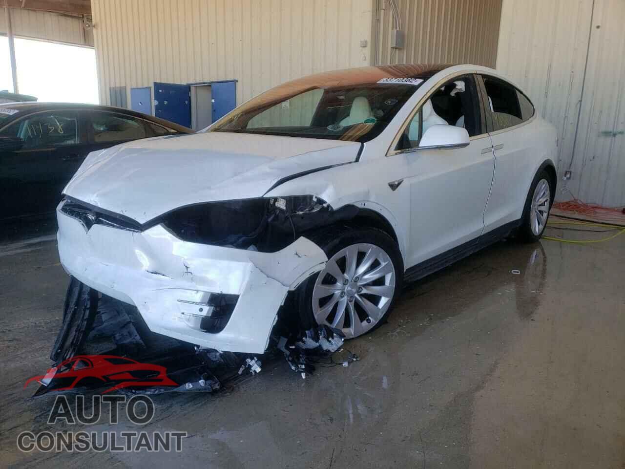 TESLA MODEL X 2017 - 5YJXCBE25HF061000