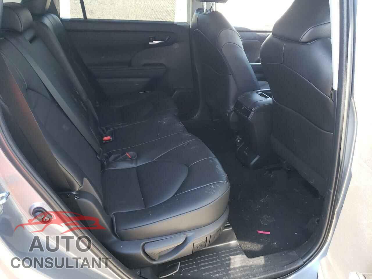 TOYOTA HIGHLANDER 2022 - 5TDHZRBH9NS183452