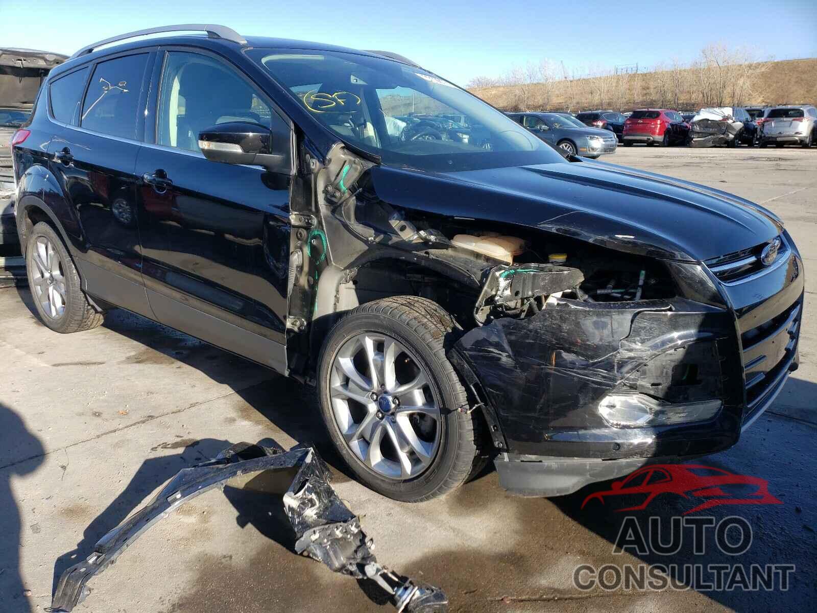 FORD ESCAPE 2016 - 5FNYF5H58LB010621