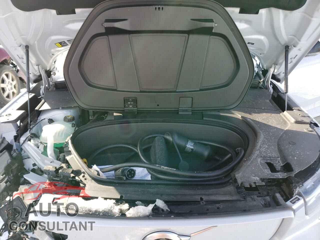 VOLVO XC40 2021 - YV4ED3URXM2462383