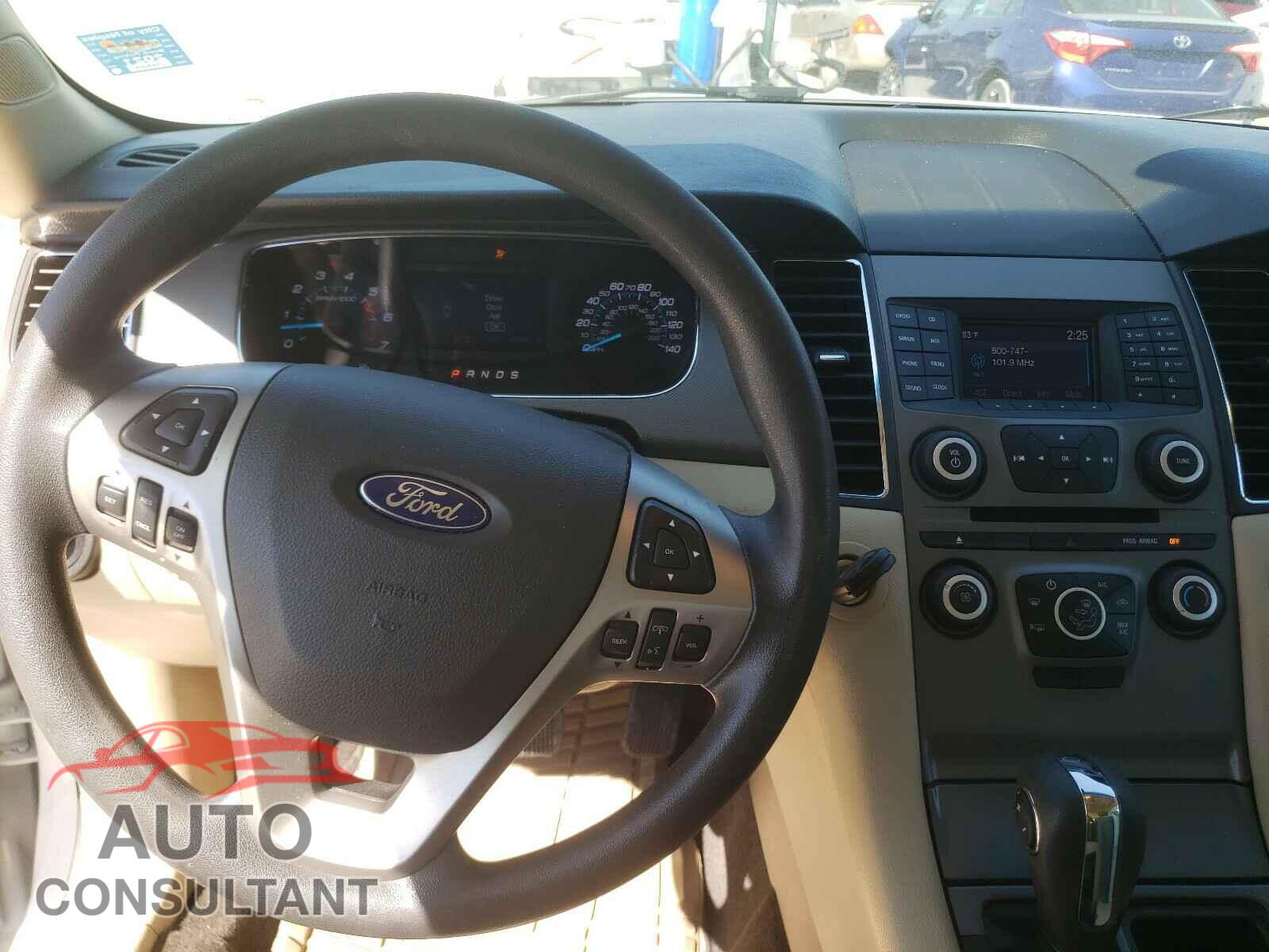 FORD TAURUS 2018 - 1FAHP2D84JG136432