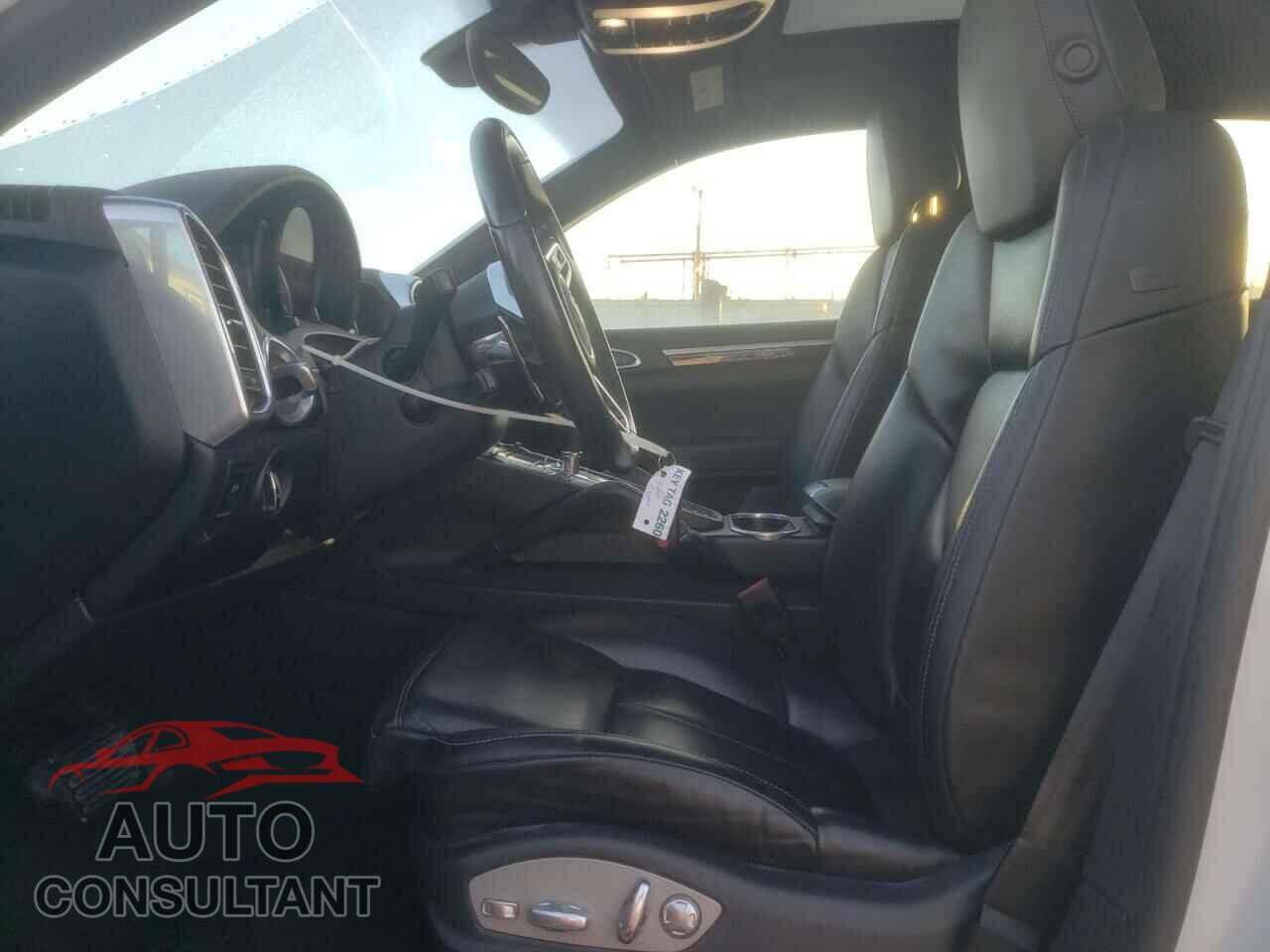 PORSCHE CAYENNE 2016 - WP1AA2A26GLA04901