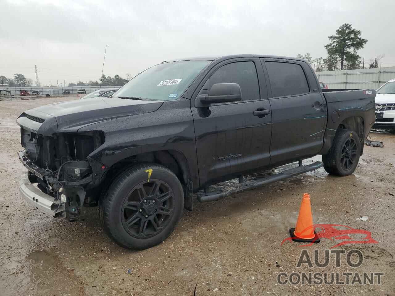 TOYOTA TUNDRA 2019 - 5TFEM5F13KX143400