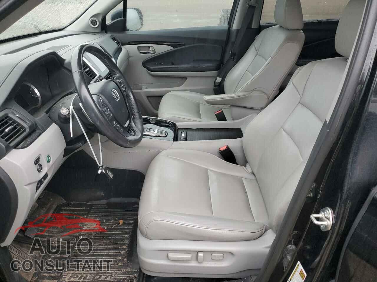 HONDA PILOT 2017 - 5FNYF5H92HB014772