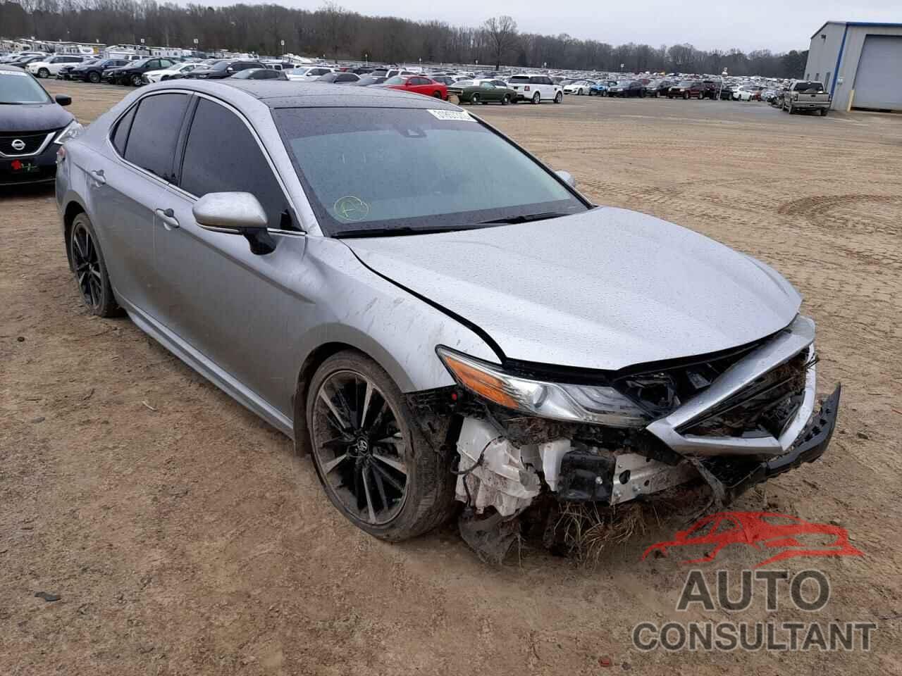 TOYOTA CAMRY 2018 - 4T1B61HK8JU120802