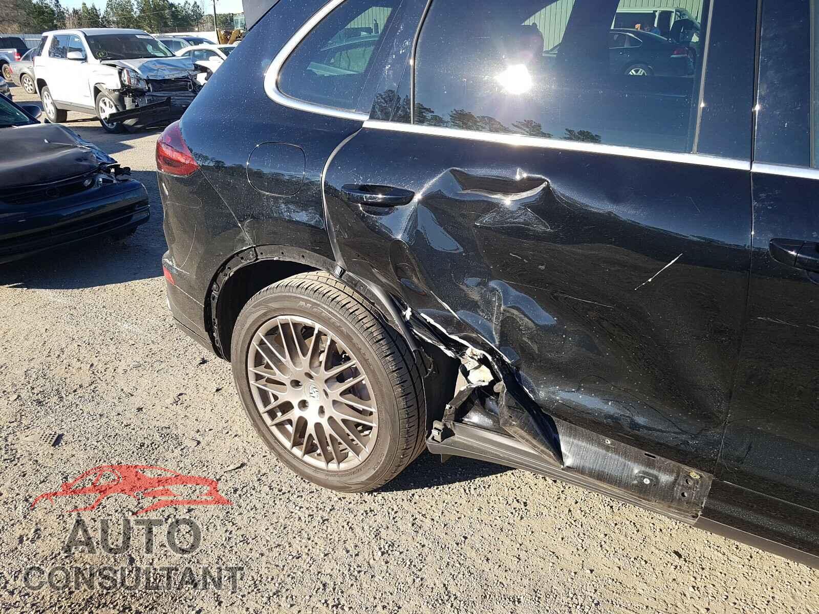 PORSCHE CAYENNE 2016 - WP1AA2A22GLA11599