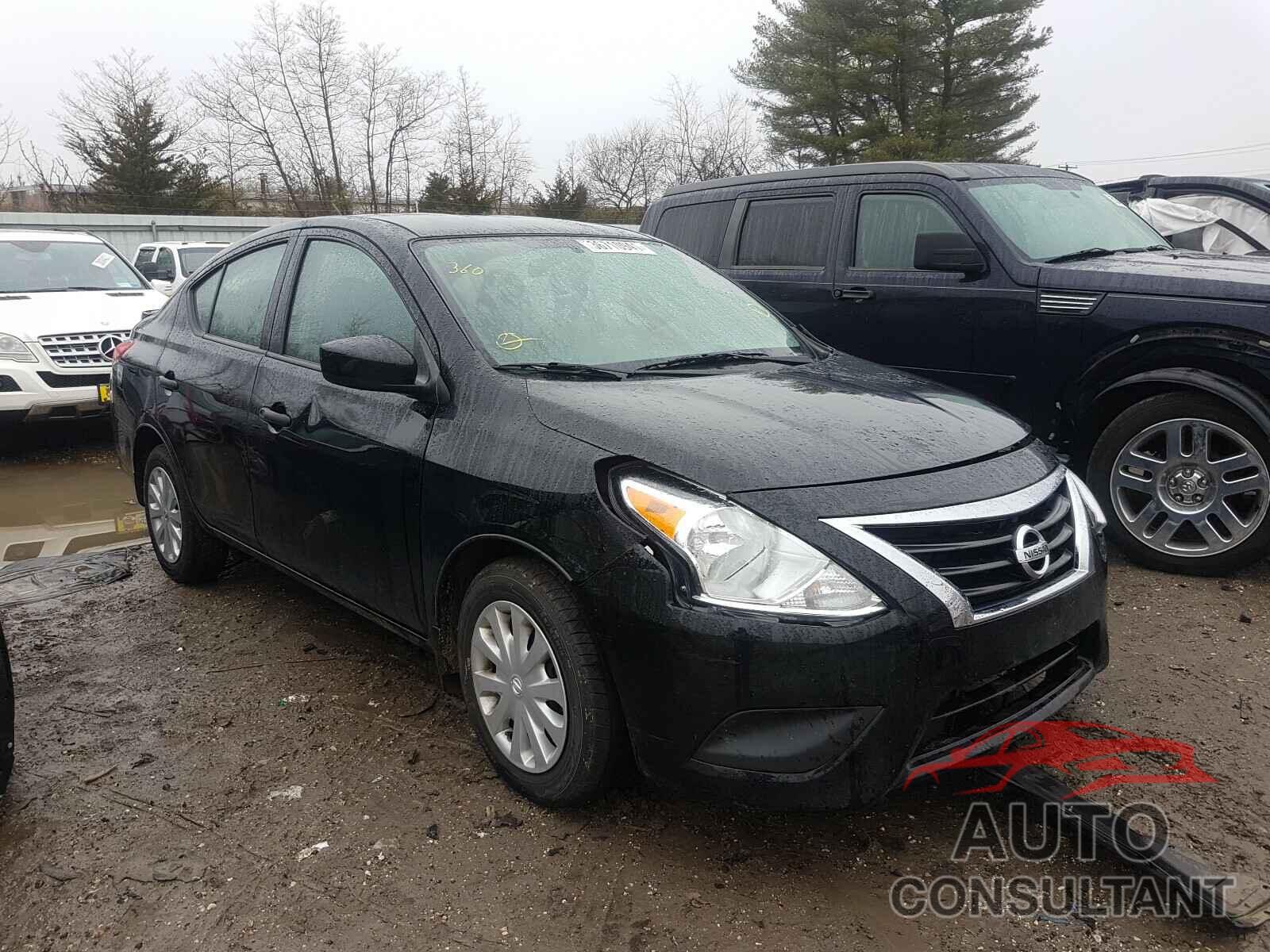 NISSAN VERSA 2018 - 3N1CN7AP8JL840036