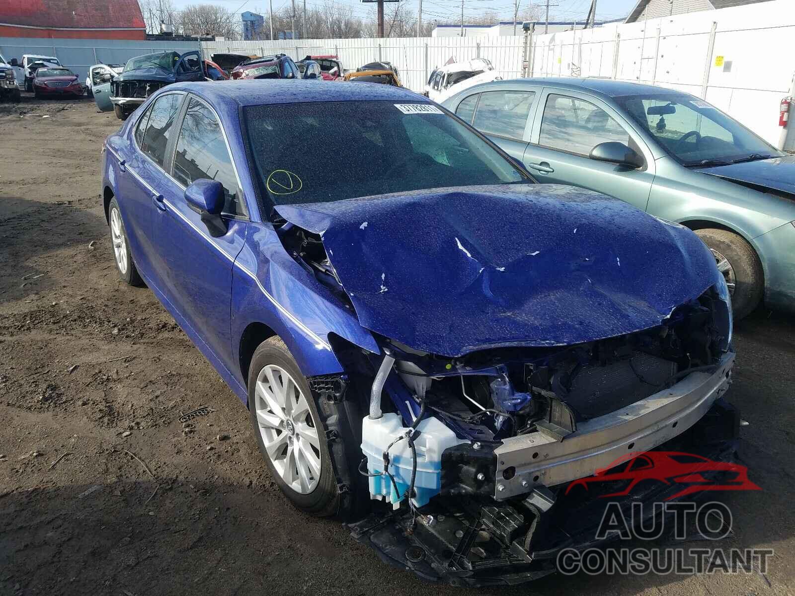 TOYOTA CAMRY 2018 - 4T1B11HK6JU572469