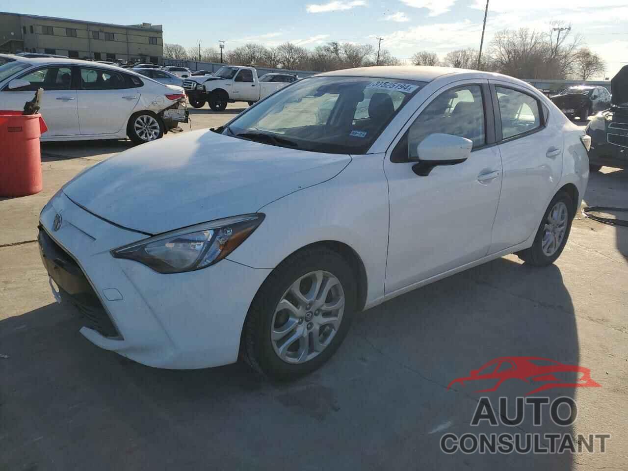 TOYOTA YARIS 2018 - 3MYDLBYV8JY330062